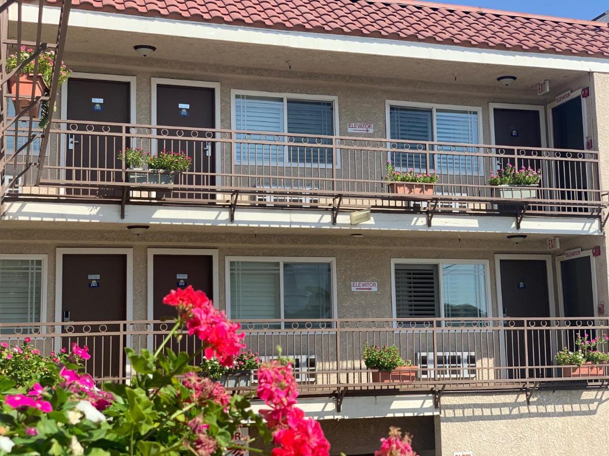 Days Inn By Wyndham Alhambra Ca Exterior foto