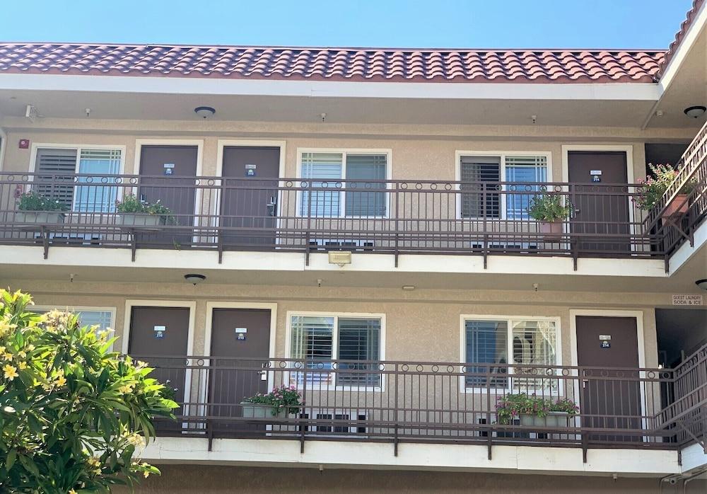 Days Inn By Wyndham Alhambra Ca Exterior foto